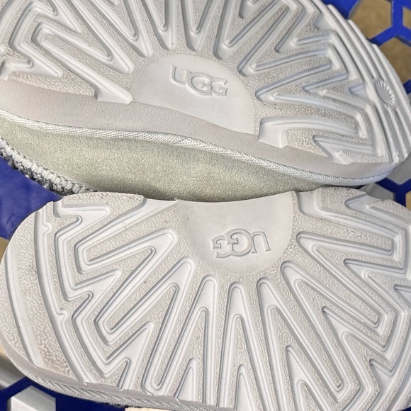 UGG Toddler Gray Tasman Suede Slippers size 7 - Picture 6 of 7